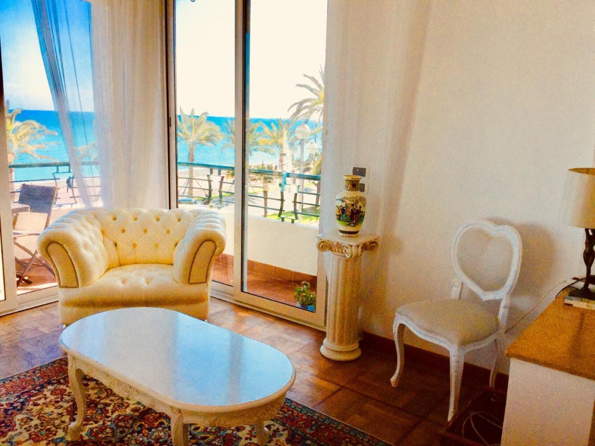 Endless Stunning Mediterranean Sea Views Promenade Des Anglais ニース エクステリア 写真