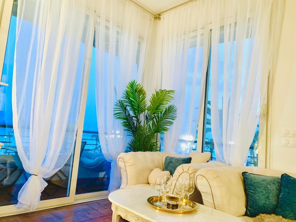 Endless Stunning Mediterranean Sea Views Promenade Des Anglais ニース エクステリア 写真
